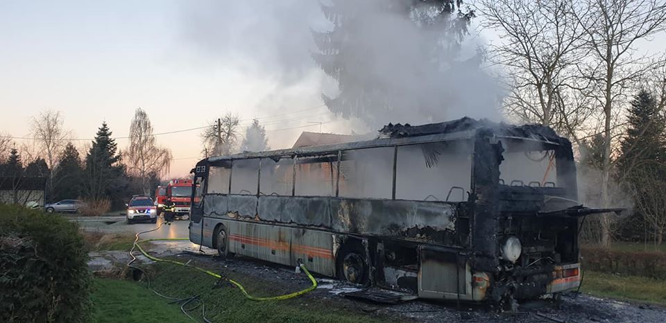 UŽAS Zapalio se autobus s desetak školaraca