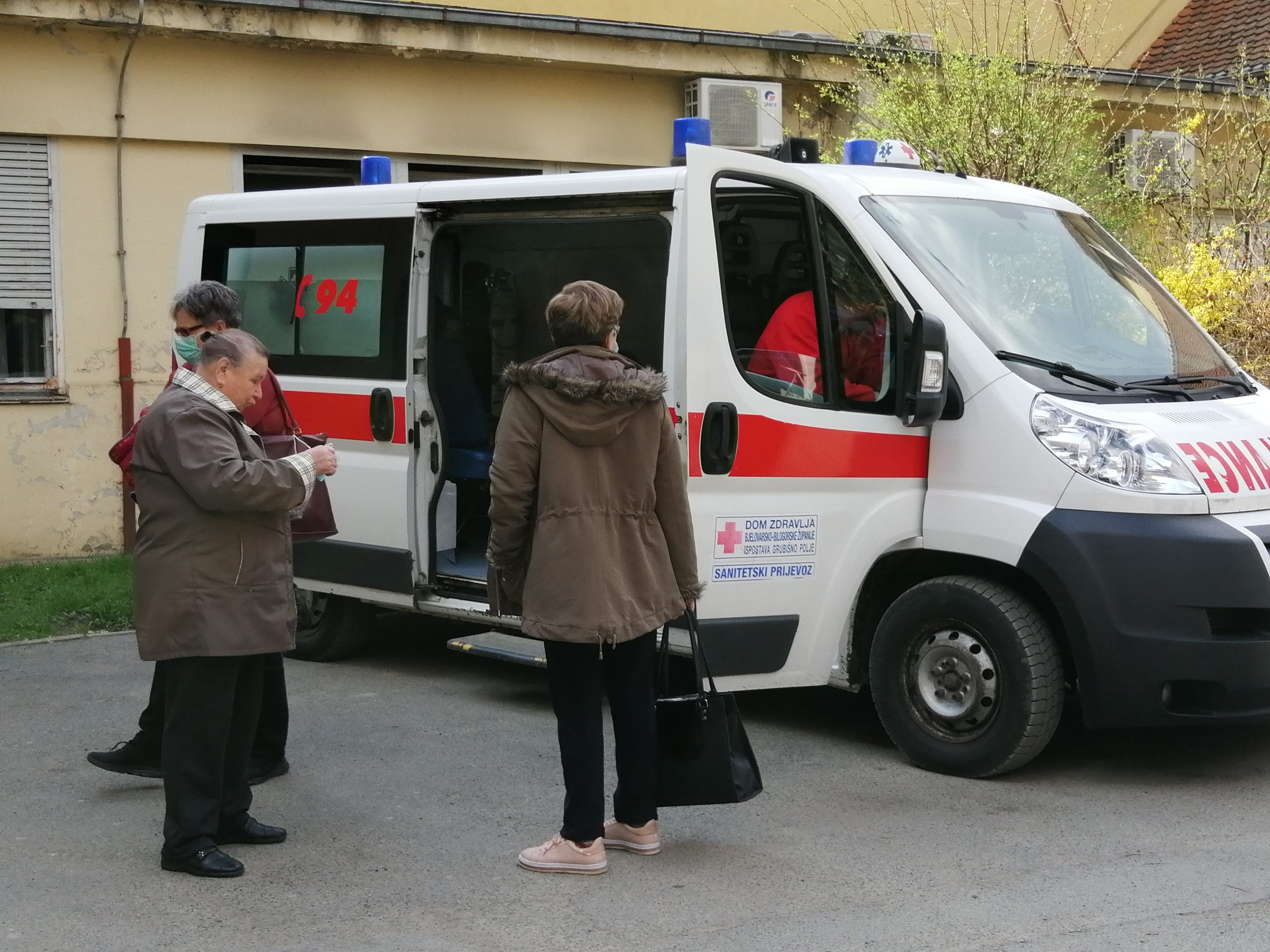 APSURDNO Neodgovorni roditelji zvali hitnu i zaboravili „prijaviti“ da su u samoizolaciji