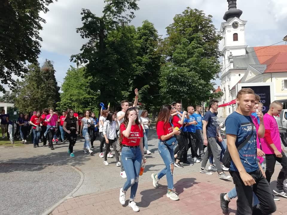 SRETNO, MATURANTI! Učenici se sami organizirali i okupili u centru