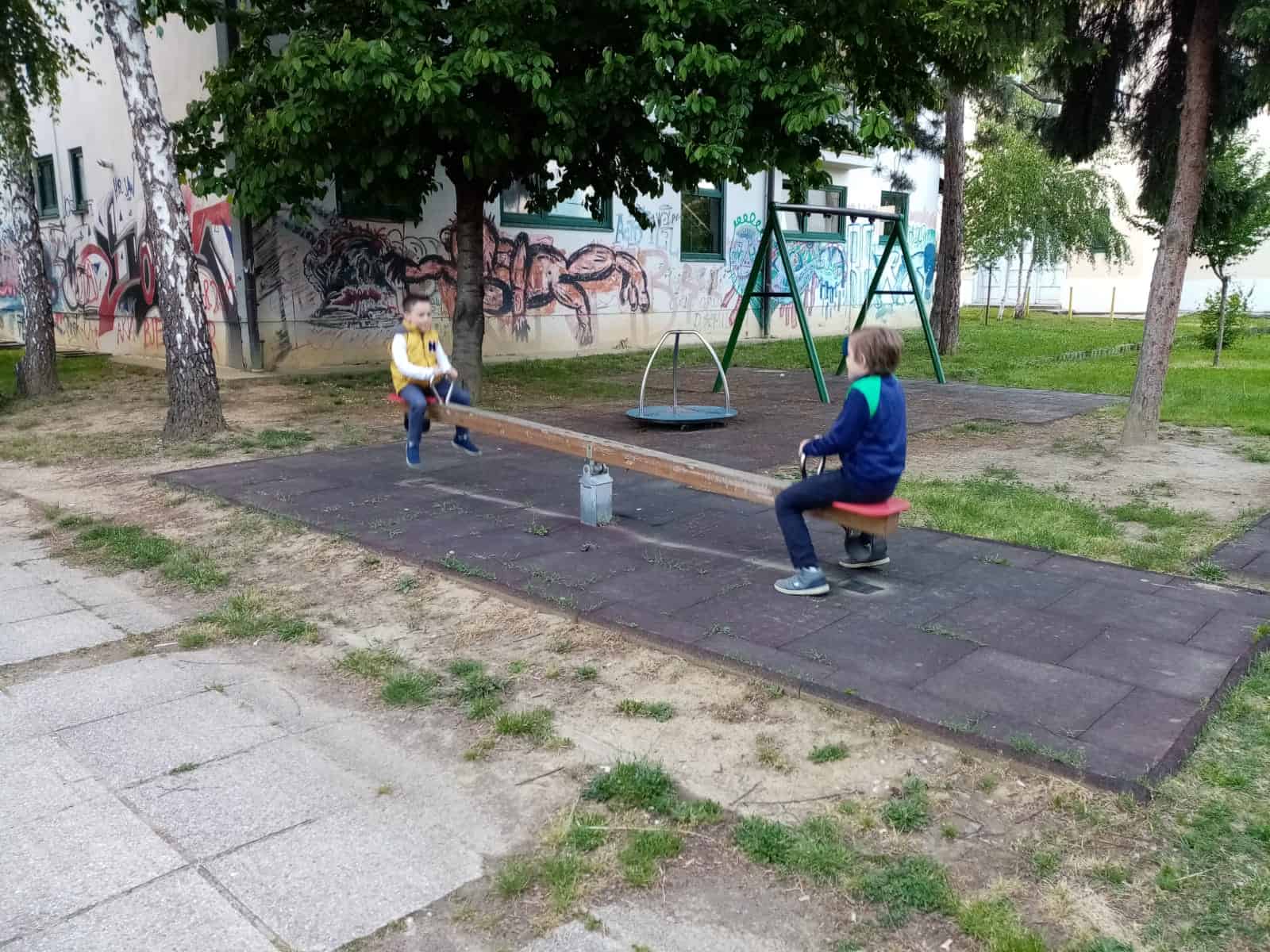 OTVORENA IGRALIŠTA Rekreacija je dozvoljena, ali druženje nikako