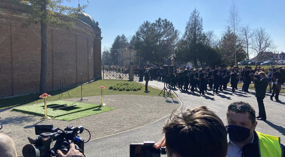 Mnogi na posljednje počivalište ispratili Milana Bandića