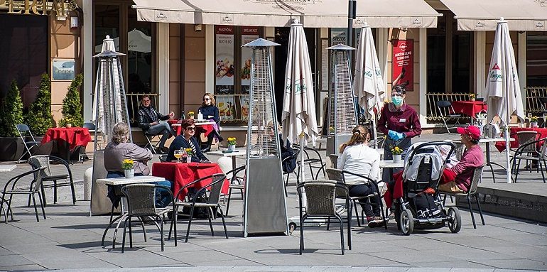 Zatvaraju se sportske dvorane, terase kafića i crkve ostaju otvorene