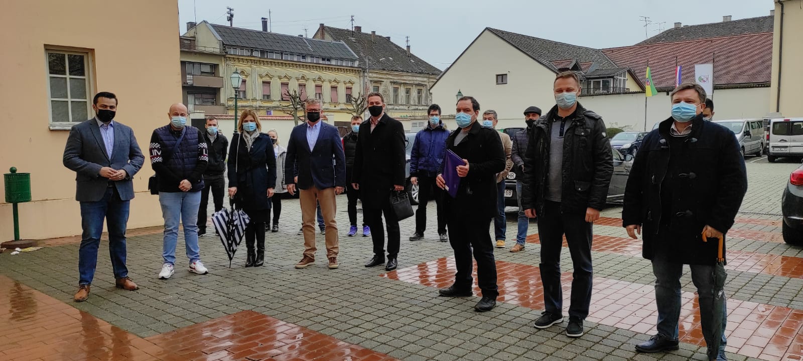 HDZ prvi prikupio dovoljan broj potpisa za lov na gradonačelničku fotelju