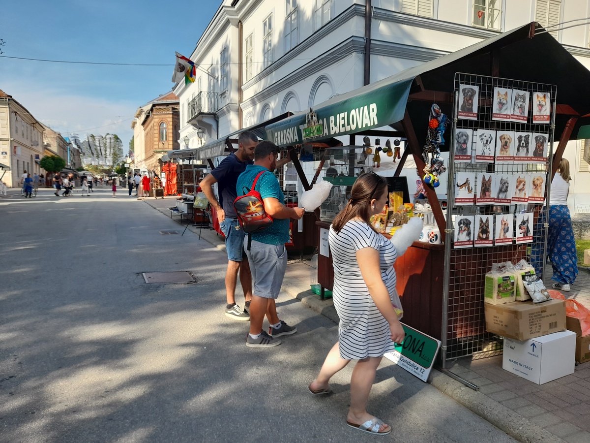 OPG-ovci posjećuju manifestacije diljem RH, ali turisti ih samo gledaju, nitko da odriješi kesu