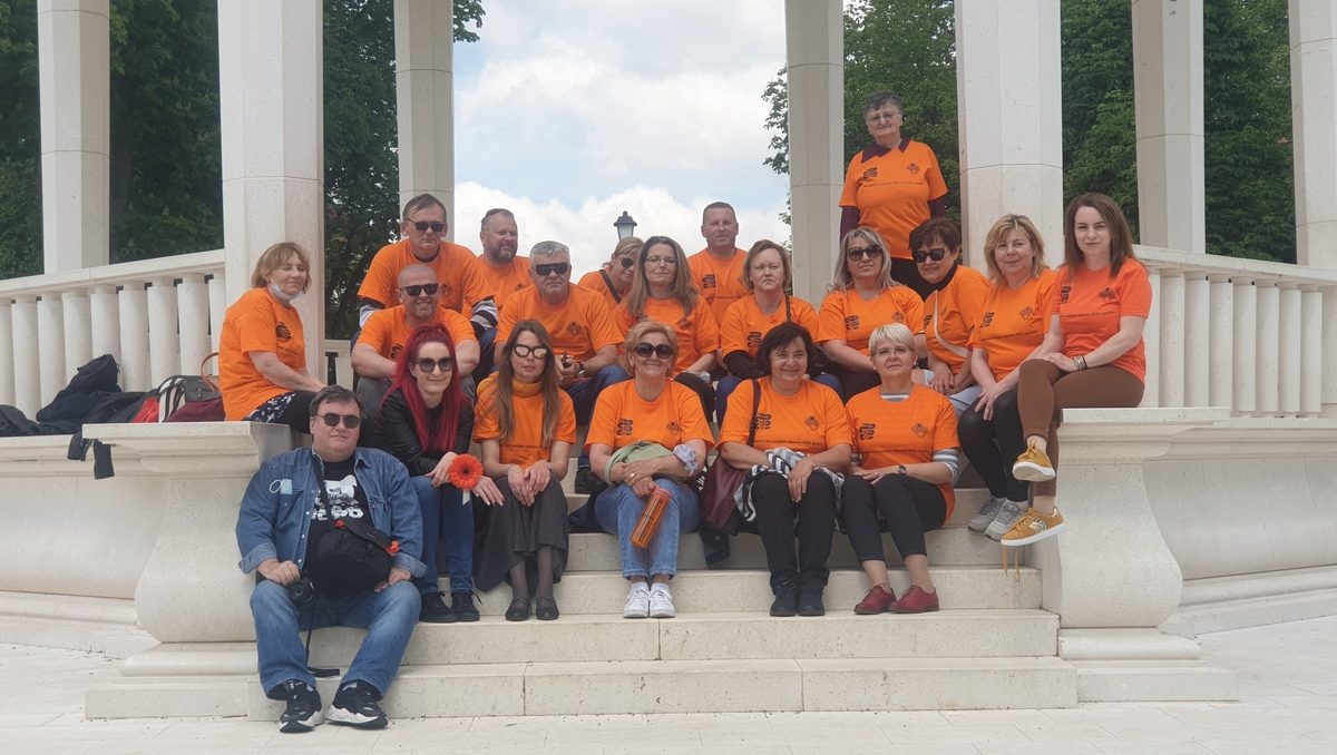Članovi Društva multiple skleroze BBŽ šetnjom obilježili svjetski dan te bolesti