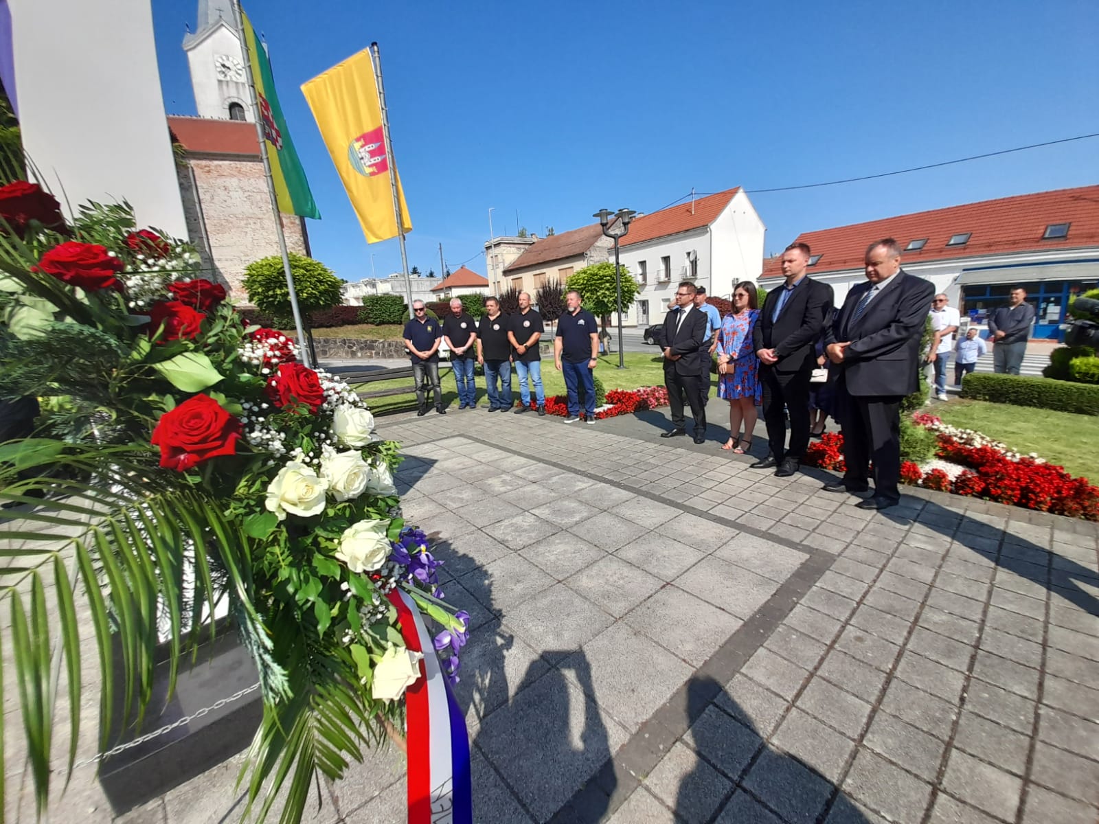 Nakon dugog niza godina, među čestitarima i dugo očekivani gost