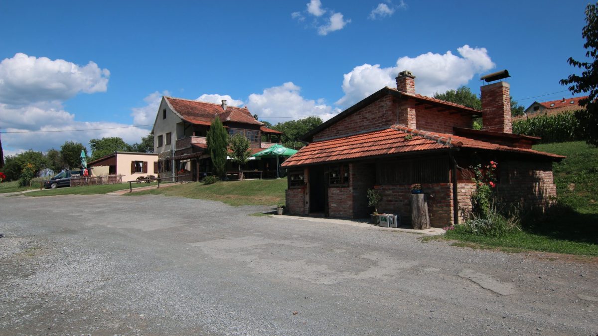 Sudjelujte u pripremi ražnja na seoskom gospodarstvu Mihoci