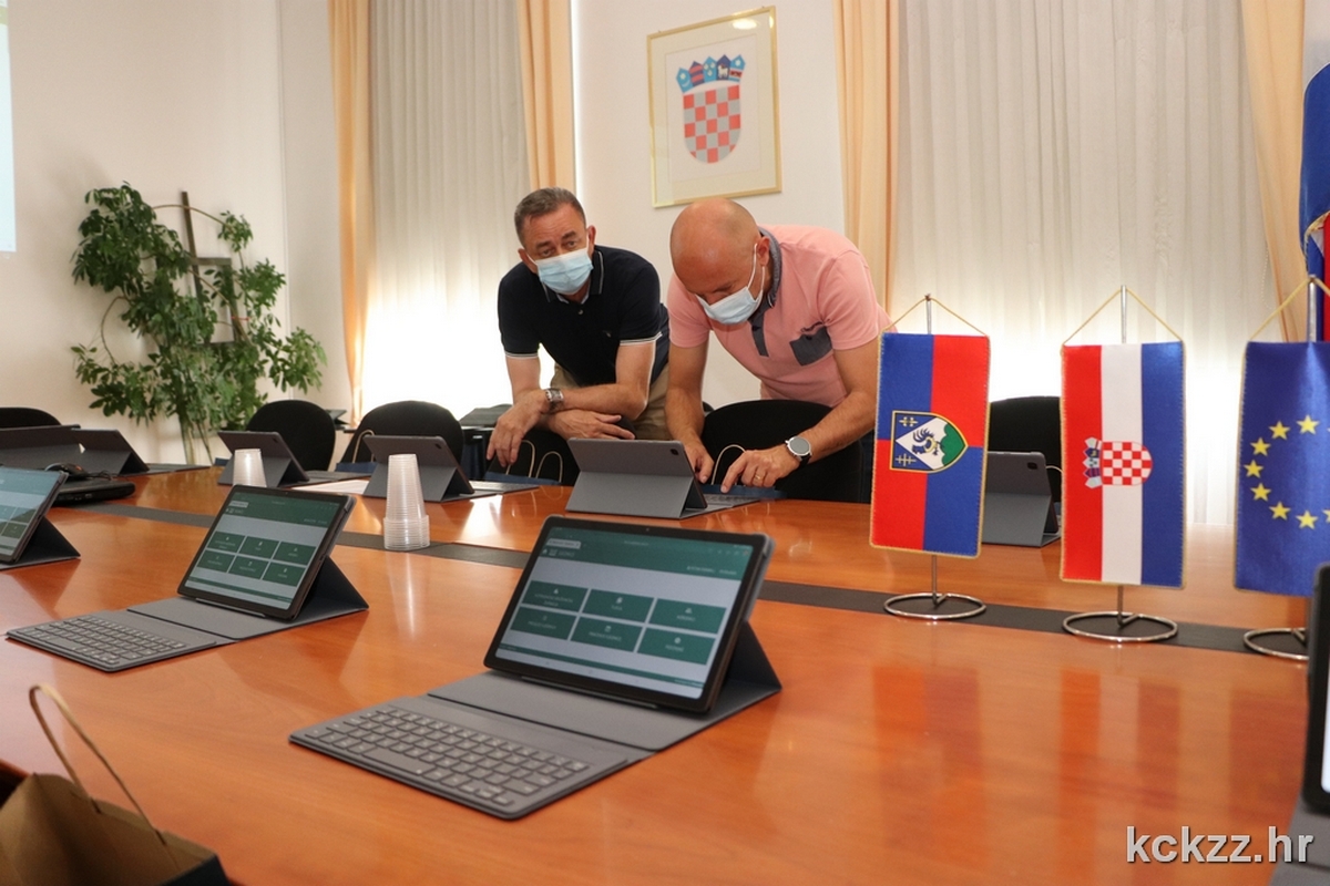 Županija osigurala tablet računala za članove Županijske skupštine