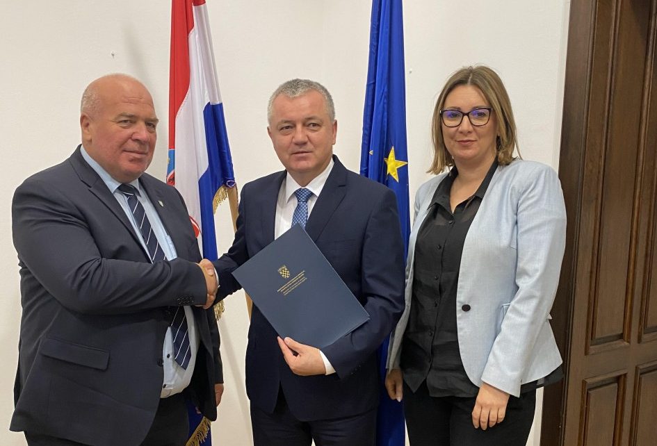 Kreće izgradnja nove ergele u Lipiku