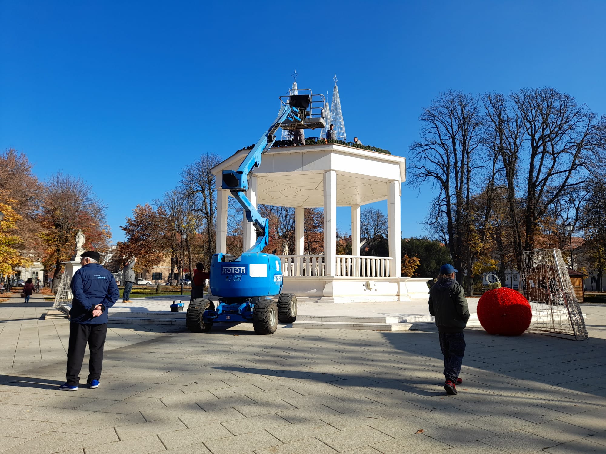 [FOTO] Bjelovar odijeva blagdansko ruho