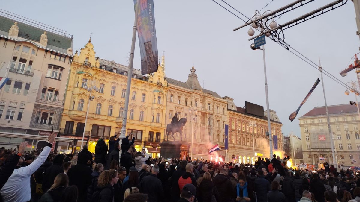 Napadnuti novinari na prosvjedu, osude sa svih strana