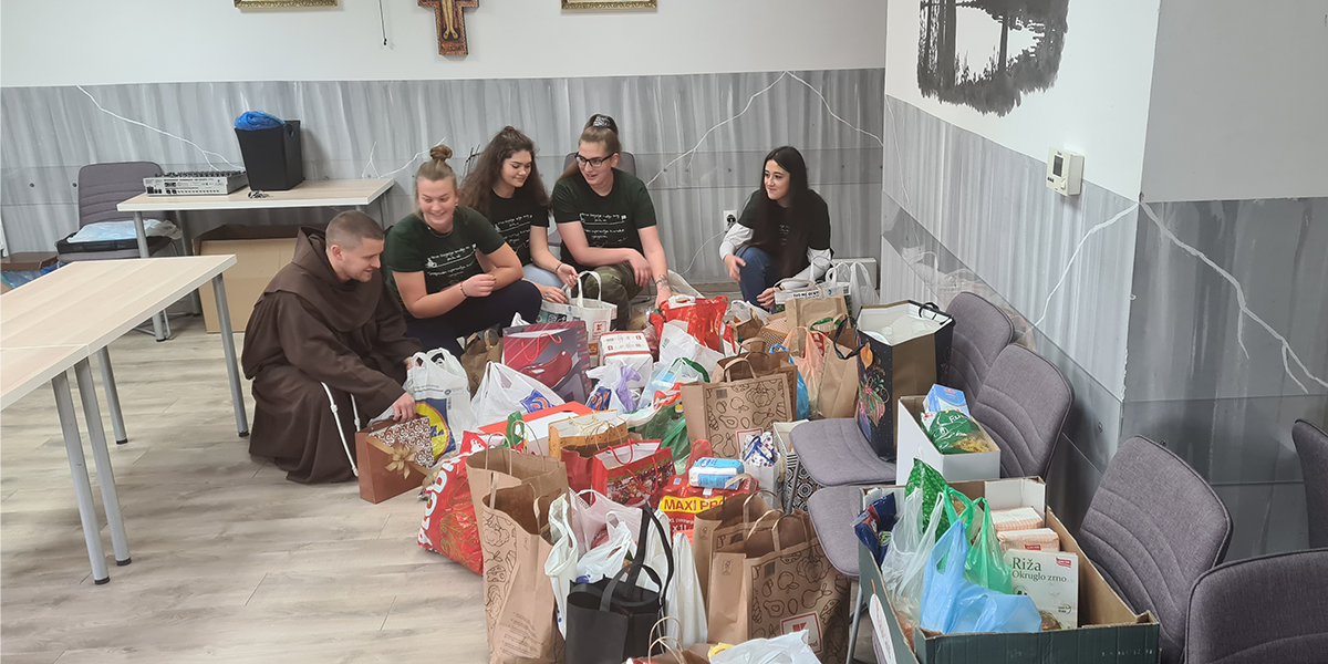 [FOTO] Mladi framaši humanitarnim koncertom prikupili hranu za dvadesetak obitelji