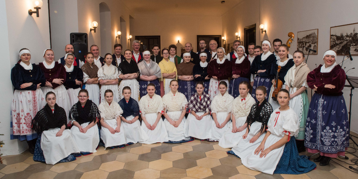 [FOTO] Manifestacija koja prikazuje tradicije i običaje Čeha u Hrvatskoj