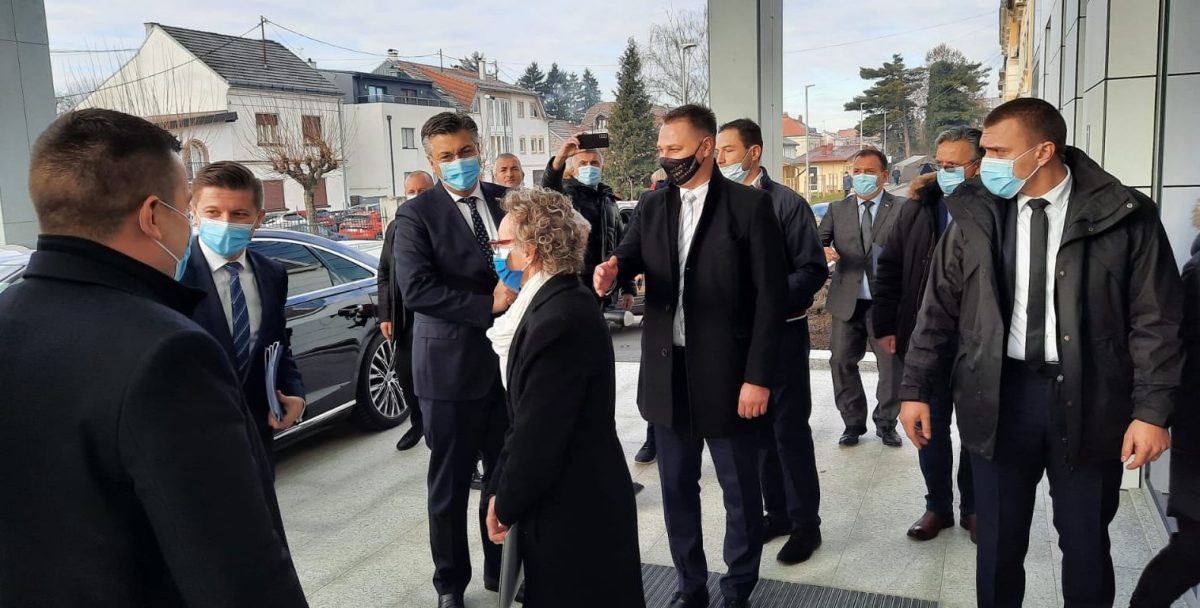 [FOTO I VIDEO] Vlada RH u obilasku bjelovarske bolnice, Beroš ostao na sastanku s v.d. ravnateljicom