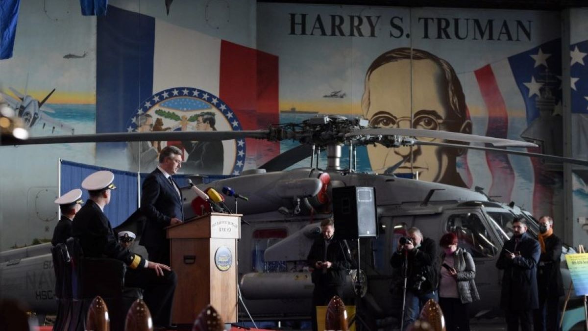 Premijer obišao američki nosač zrakoplova 'Harry Truman'