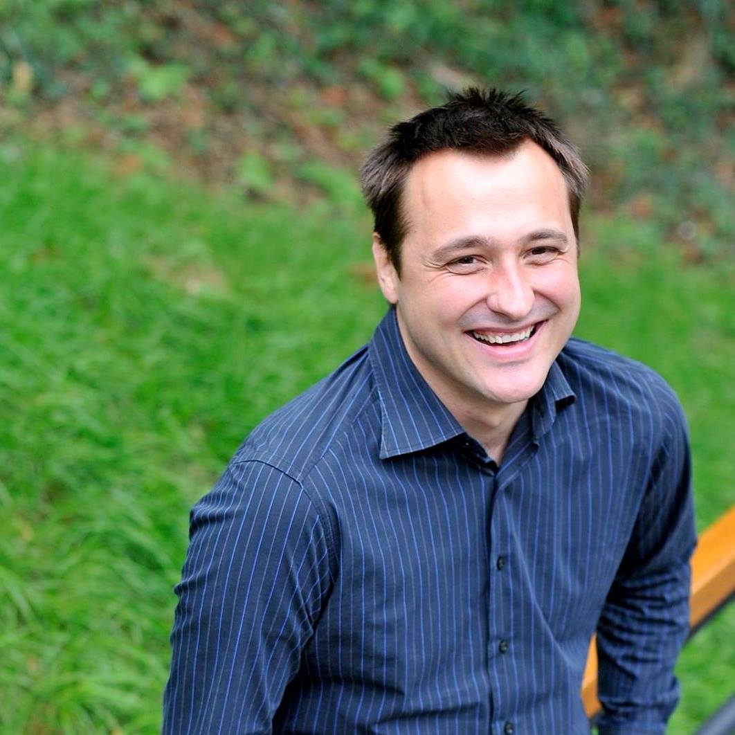 Bruno Šimleša predstavlja knjigu u Daruvaru