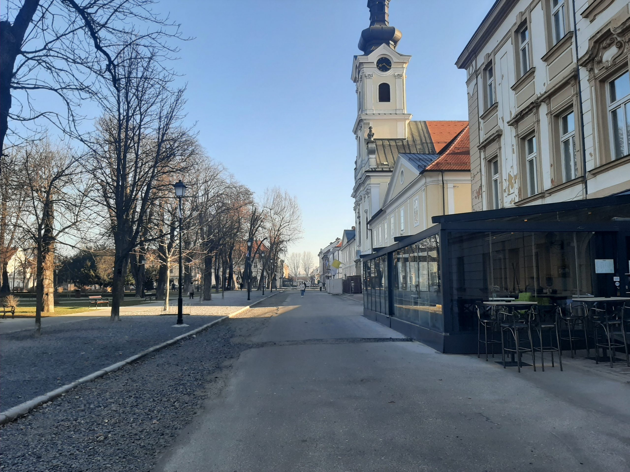 U četiri kafića u centru Bjelovara iznenada ušla policija i Državni inspektorat zbog nepoštivanja mjera Stožera