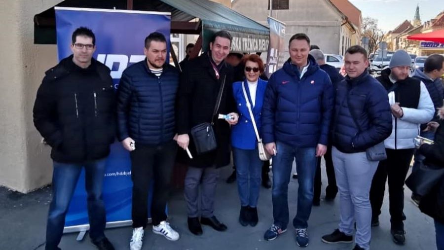 Župan Marušić i HDZ dijelili čokolade za Valentinovo