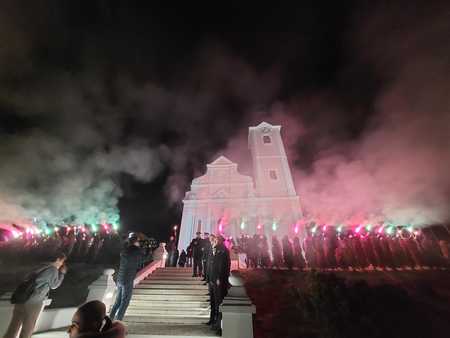 [FOTO] Pakrac osvijetlila 31 baklja, svaka za jednu godinu od početka Domovinskog rata