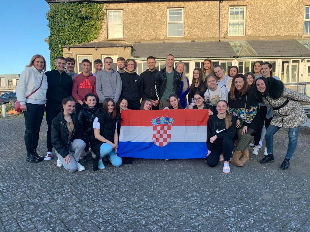 Iz bjelovarske Ekonomske škole 26 učenika otputovalo u Irsku. Evo o čemu se točno radi
