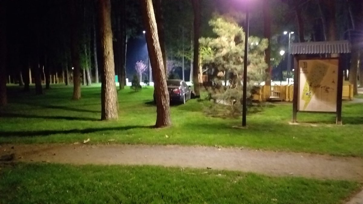 Autom uletio u 'srce' Borika. Korisnici sportskog parka ostali u šoku!