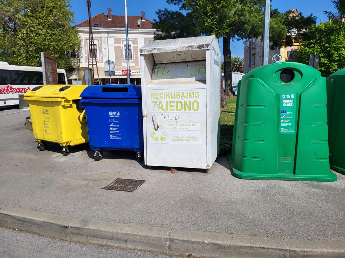 Prestanite provaljivati u spremnike s odjećom, dođite u reciklažno dvorište i uzmite što trebate