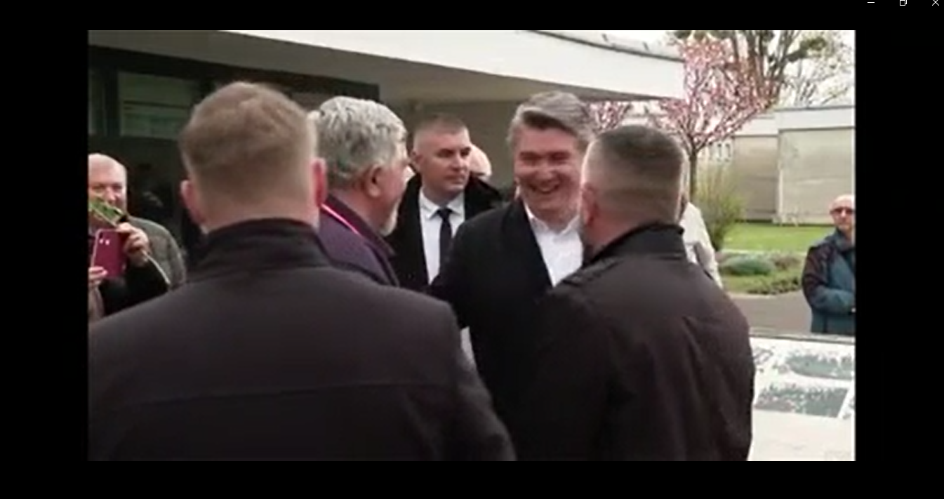 [VIDEO] Milanović se srdačno pozdravio s Bjelovarčaninom koji je 'izvrijeđao više Hrvata od njega'