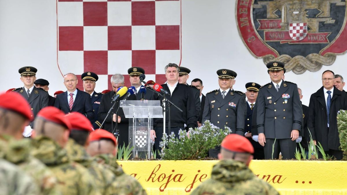Milanović vojnicima rekao što je sveto trojstvo. Međunarodni savezi 'dolaze kasnije'
