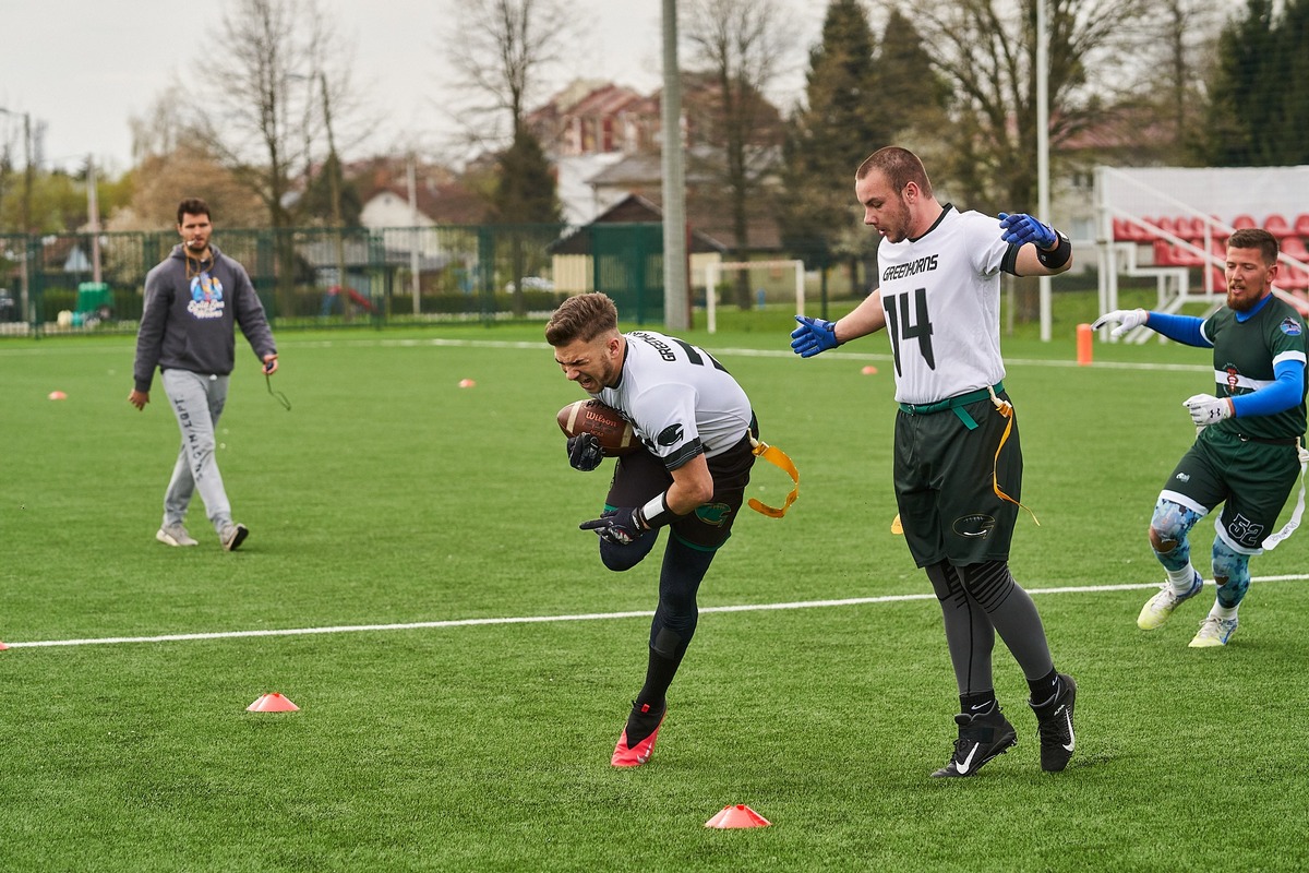 U Bjelovaru turnir prvenstva Hrvatske flag football lige. Dolaze momčadi iz Sarajeva, Dubrovnika, Splita, Zagreba...