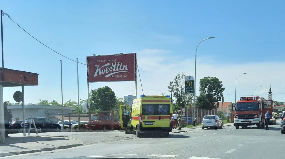 Hitna na Slavonskoj pokupila osobni automobil. Ima ozlijeđenih