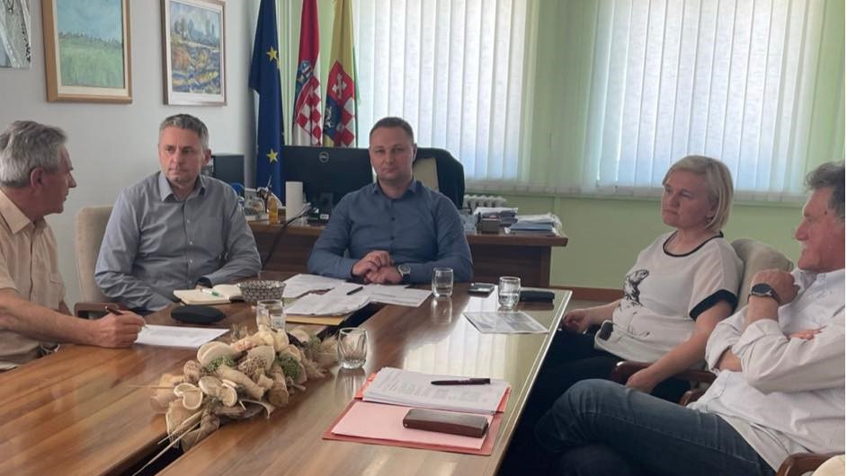 Župan Marušić i načelnik Bašljan: Sve ćemo učiniti da djeca dobiju svoju sportsku dvoranu