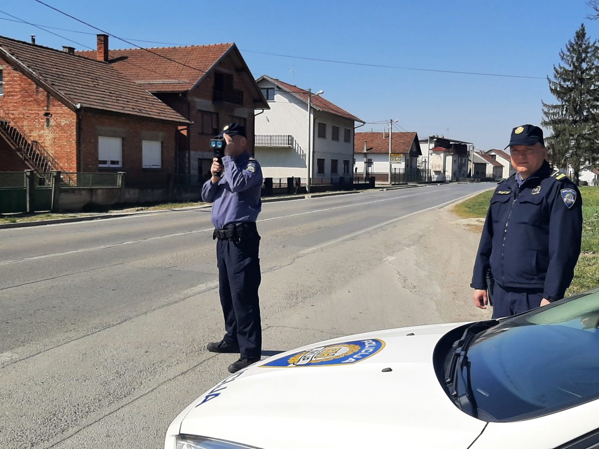 Plaćanje novčanih kazni na ruke policajcima odlazi u prošlost. Evo od kada