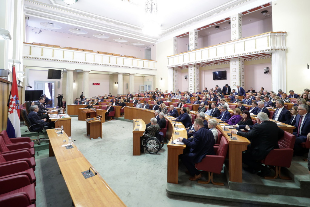 Vladajući i lijeva oporba suglasni – kreće se u promjene Ustava