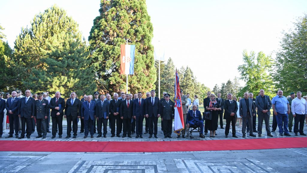 Veliki 'mali ljudi' dobili zaslužena odličja, još da se bolje slažu Predsjednik i Ministarstvo obrane...