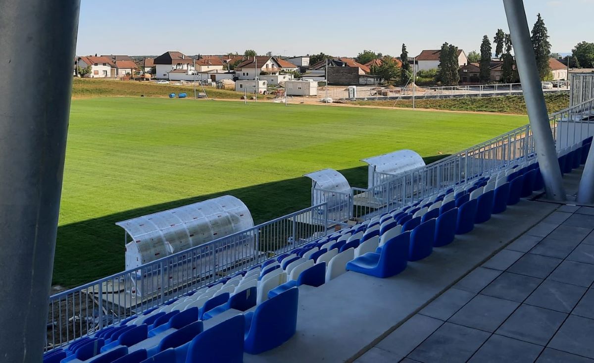 O sjedalicama na stadionu, asfaltiranjima po gradu i drugim aktualnostima