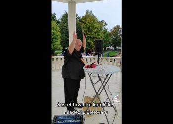 [VIDEO] Svećenik DJ rasplesao čitav park. Kakva pozitiva!
