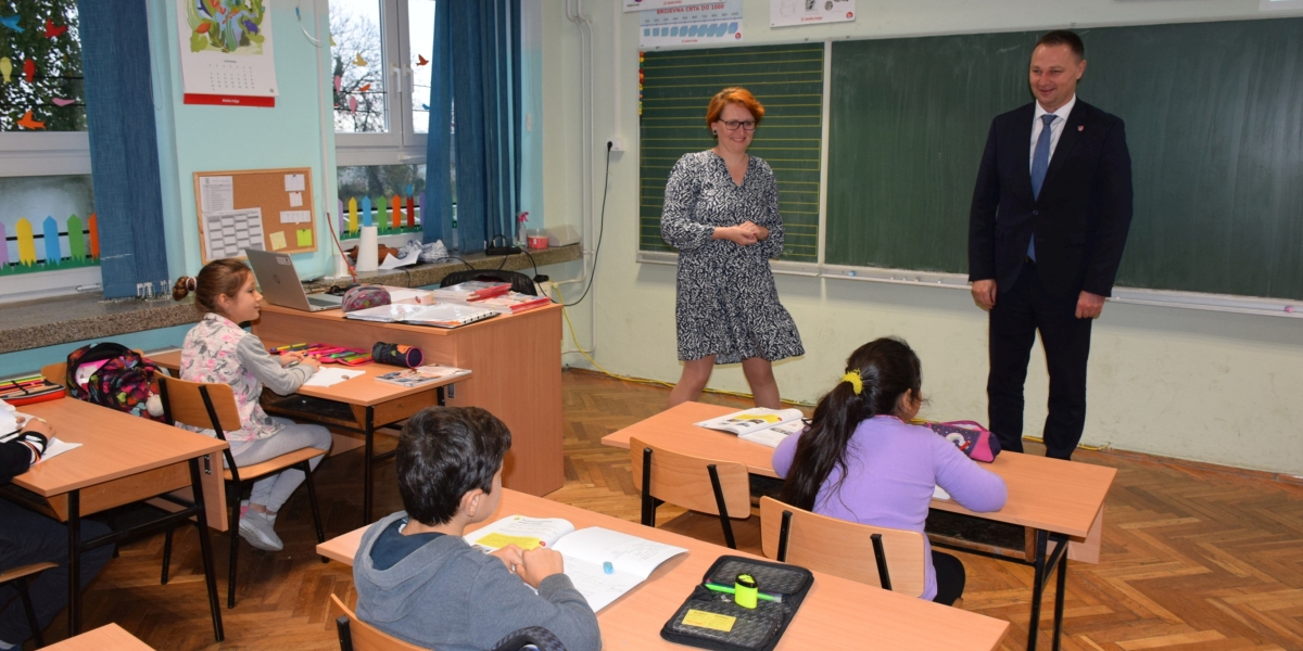 [FOTO] Štefanjski učenici uživaju u blagodatima LED svjetla, evo što im je poručio župan Marušić