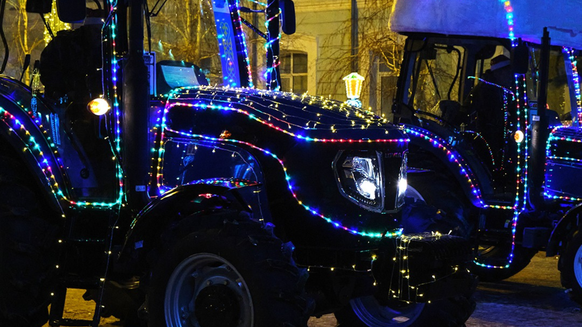 Dođite na povorku okićenih i ukrašenih traktora božićnim dekoracijama!