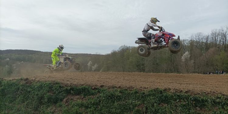 [VIDEO/FOTO] Motocross utrka u Gornjoj Petričkoj oduševila gledatelje