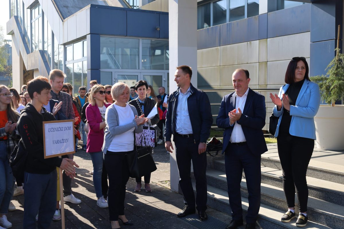 [FOTO] Garešnica domaćin Regionalne domijade. Pristiglo više stotina srednjoškolaca iz sedam županija