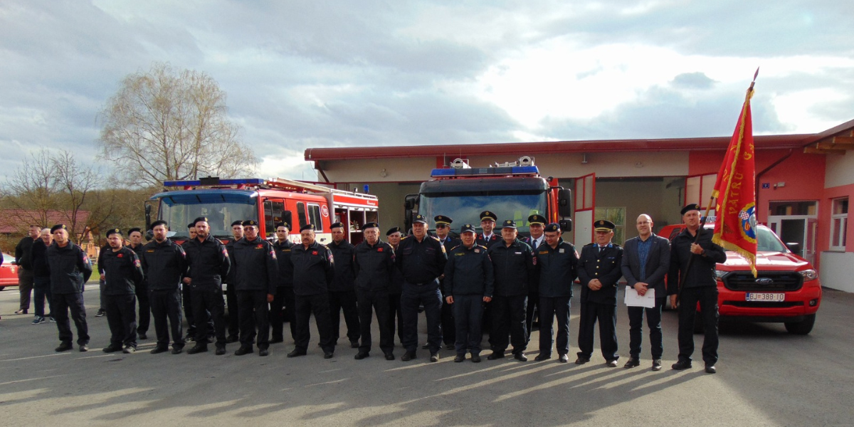 [FOTO] Vatrogasna zajednica u Šandrovcu bogatija za novi kamion