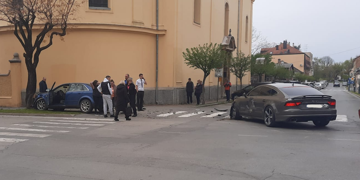 U centru Bjelovara sudarila se dva Audija