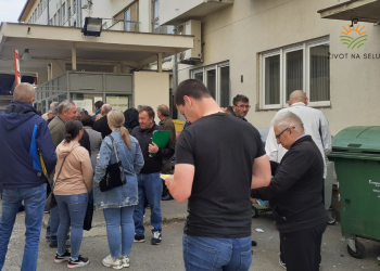 Za predaju zahtjeva za izravnim plaćanjima se i ove godine čeka u redu
