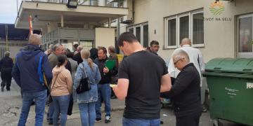 Za predaju zahtjeva za izravnim plaćanjima se i ove godine čeka u redu