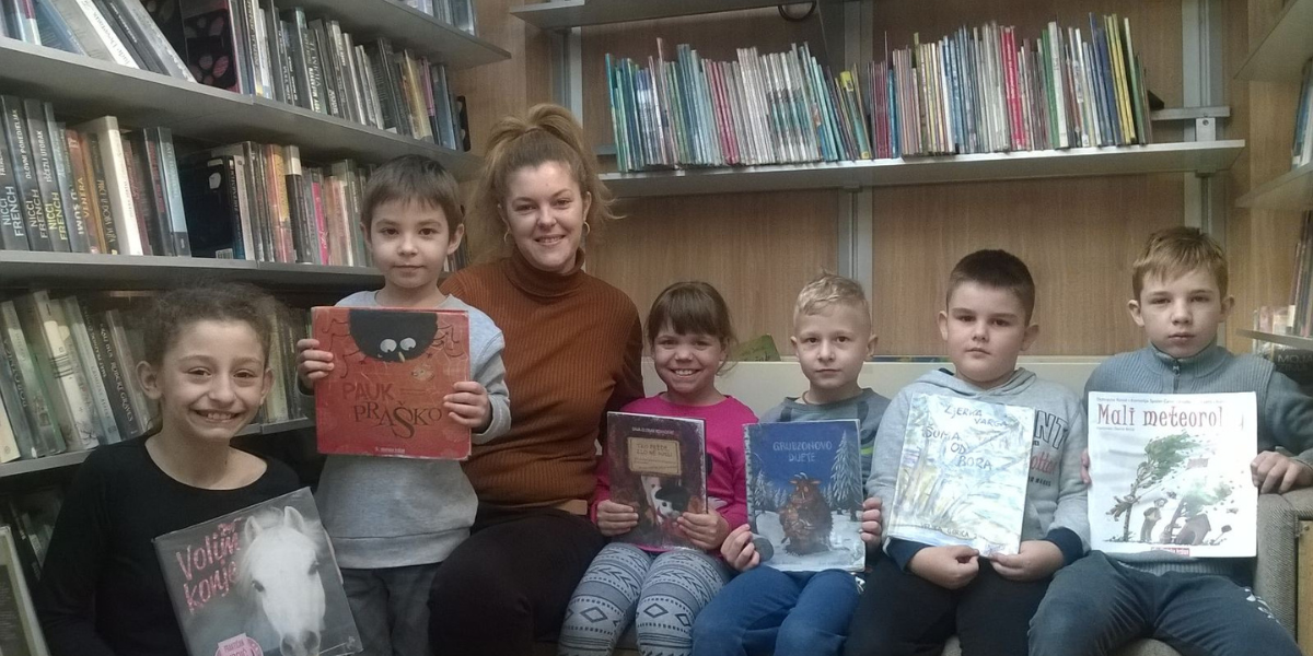 Bjelovarski bibliobus aktivan više od 50 godina, a osim djece, posjećuje i zatvorenike
