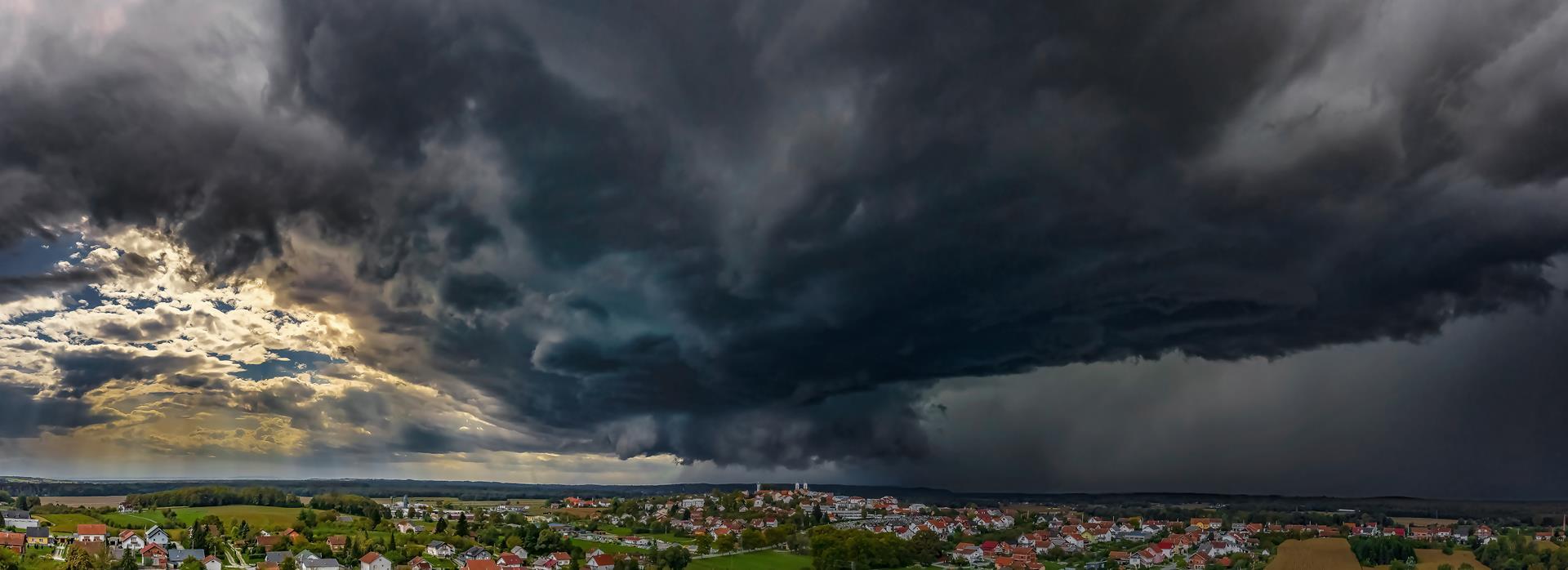 Upaljeno crveno upozorenja na meteoalarmu! Stiže nevrijeme, moguća i tuča…