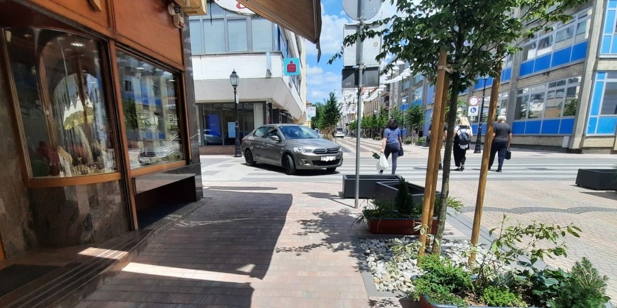 Parkiranje na korzu: Nema zabrane koja se ne može zaobići
