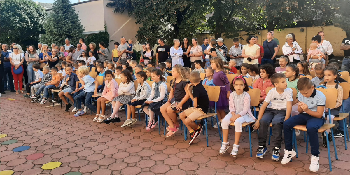 [FOTO] U bjelovarske škole danas krenulo 327 prvašića, pogledajte kako je bilo