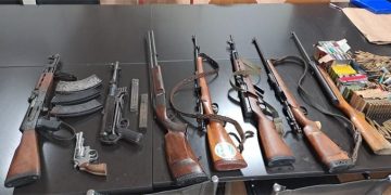 Bjelovarski Rambo! Evo kakvo sve naoružanje je policija pronašla kod 33-godišnjaka