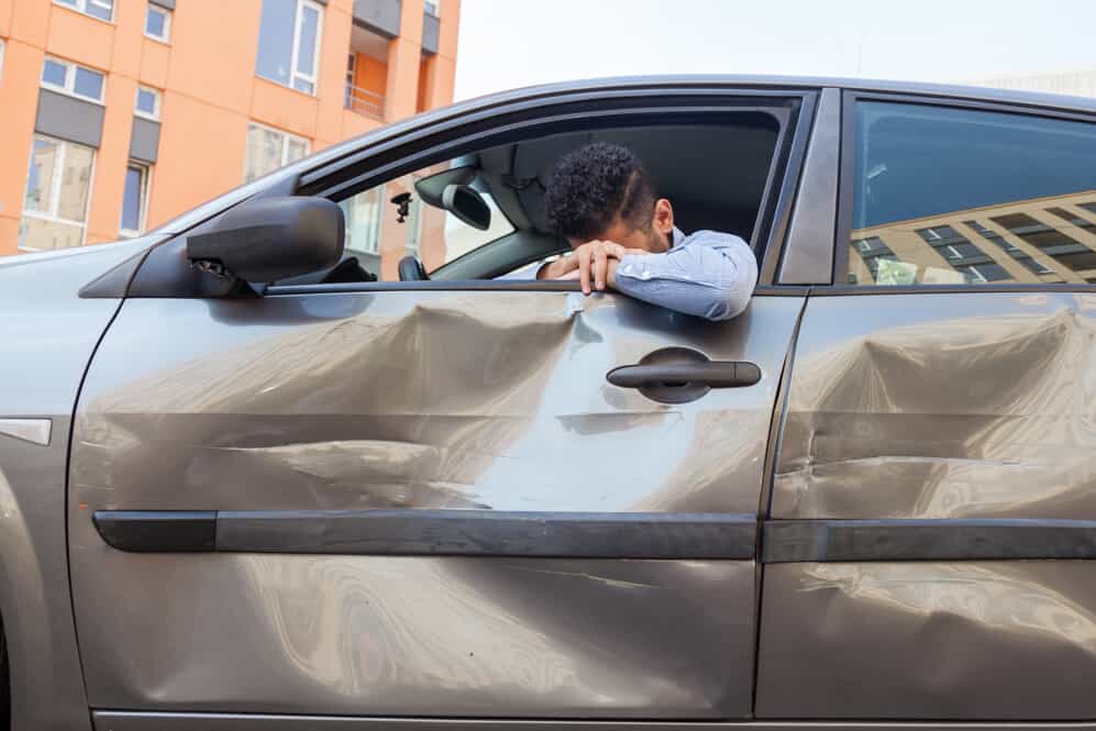 U centru Bjelovara vozač kamiona udario parkirani auto i pobjegao. Policija odmah krenula u potragu...